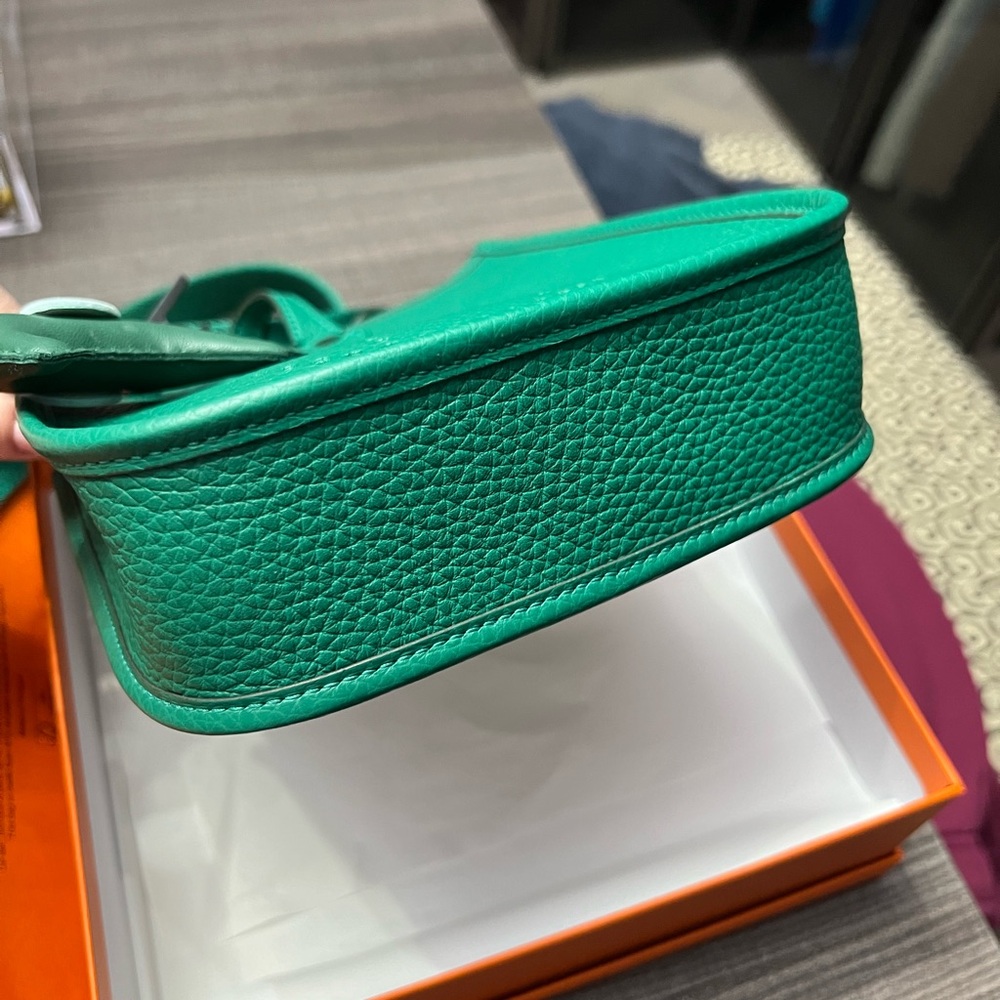 Hermes Green Crossbody Bag in Vert Vertigo color - Picture 5 of 11